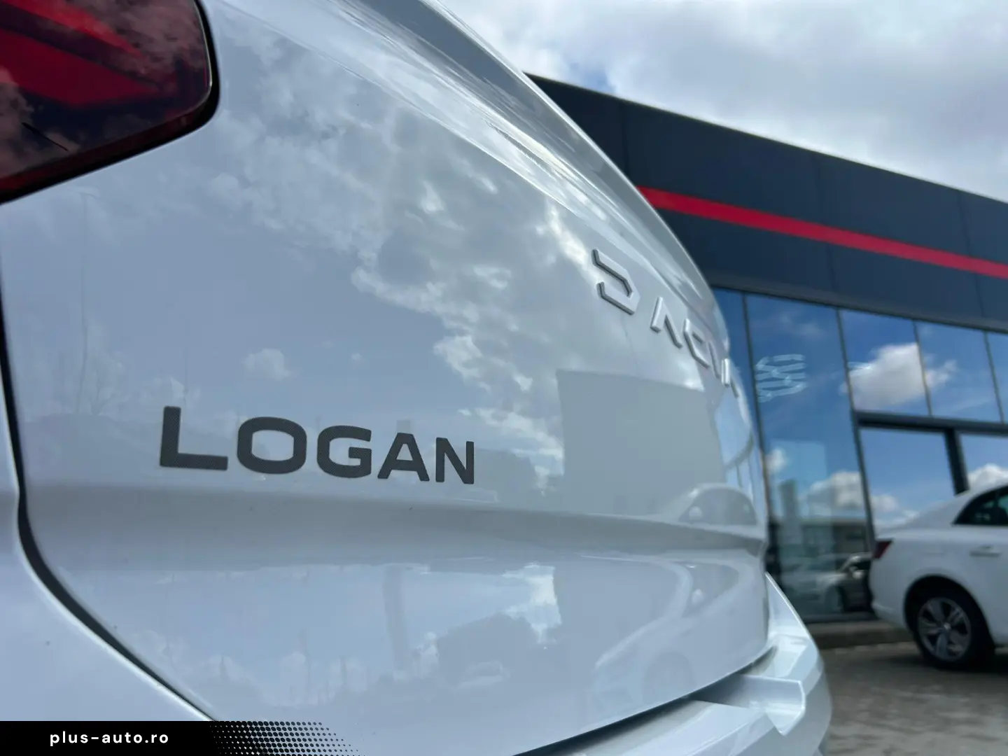 Dacia Logan ECO-G 100 MT6 Expression 2025