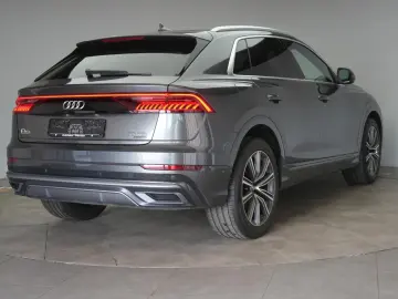 AUDI Q8 50 TDI quattro tiptronic S line Leder ACC HUD