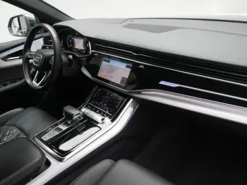AUDI Q8 50 TDI quattro tiptronic S line Leder ACC HUD