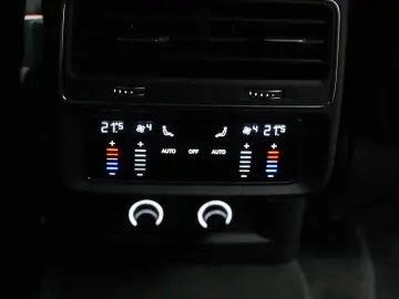 AUDI Q8 50 TDI quattro tiptronic S line Leder ACC HUD