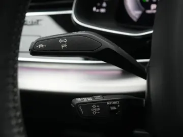 AUDI Q8 50 TDI quattro tiptronic S line Leder ACC HUD