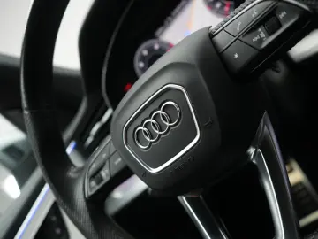 AUDI Q8 50 TDI quattro tiptronic S line Leder ACC HUD