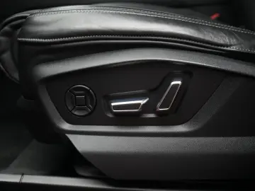 AUDI Q8 50 TDI quattro tiptronic S line Leder ACC HUD