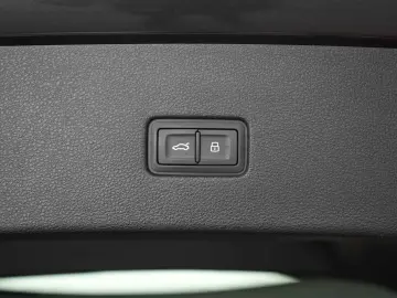 AUDI Q8 50 TDI quattro tiptronic S line Leder ACC HUD