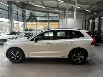 VOLVO XC60 T8 AWD Recharge R Design Pano H&K AHK R.Cam