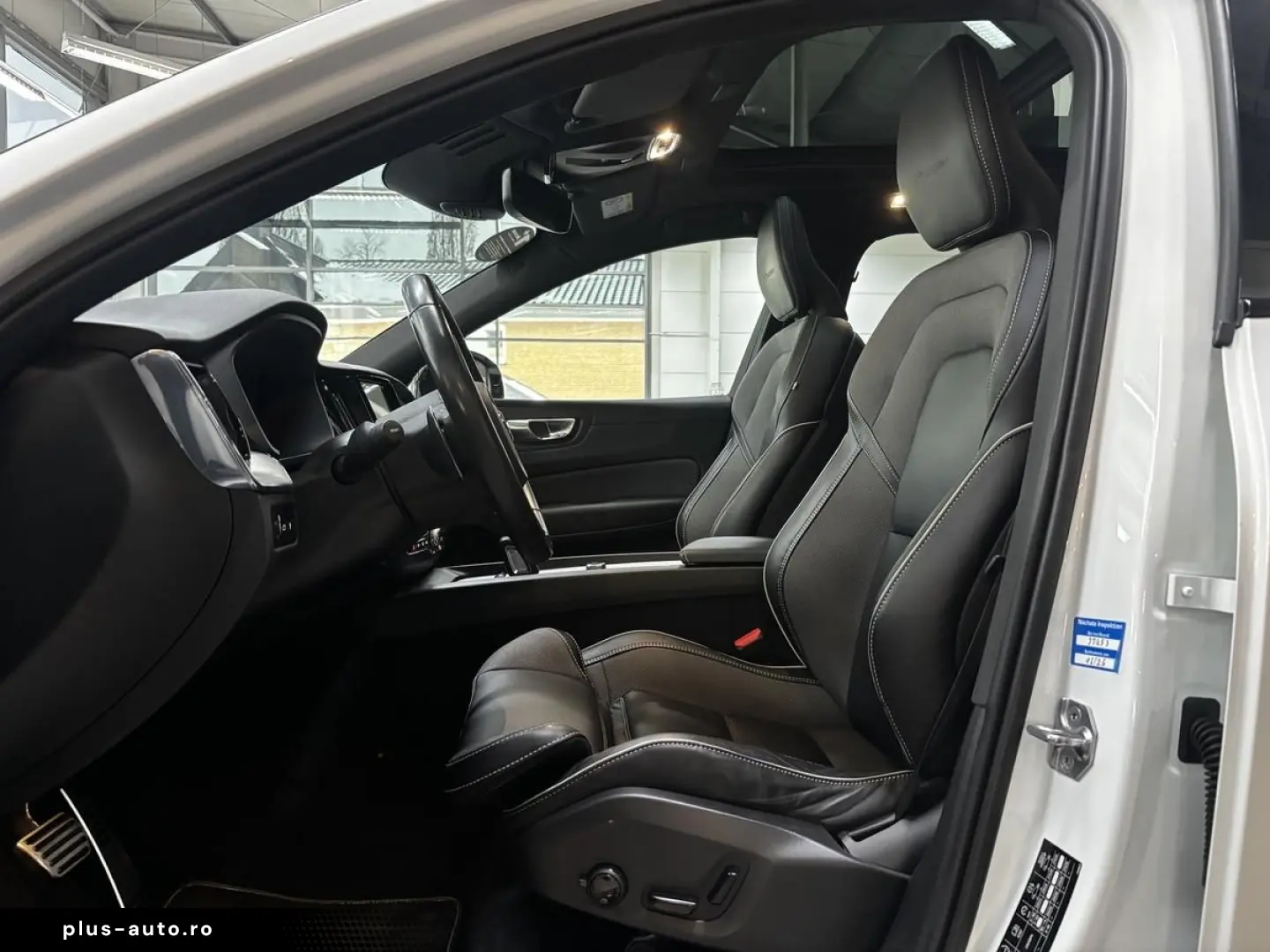 VOLVO XC60 T8 AWD Recharge R Design Pano H&K AHK R.Cam