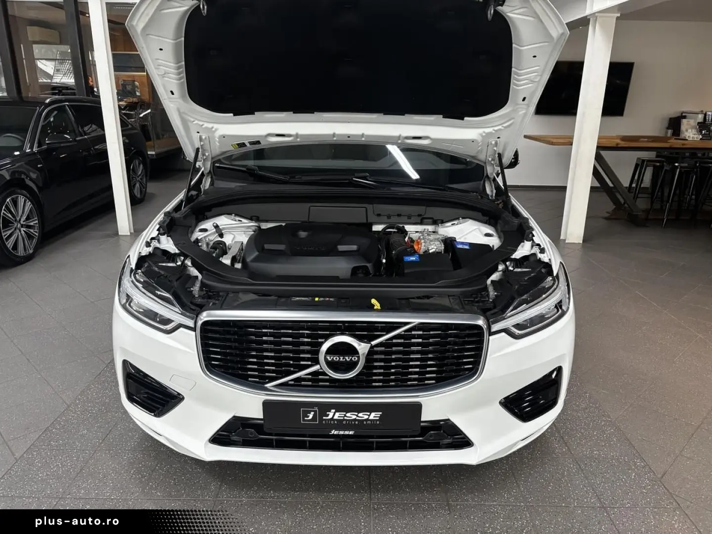 VOLVO XC60 T8 AWD Recharge R Design Pano H&K AHK R.Cam