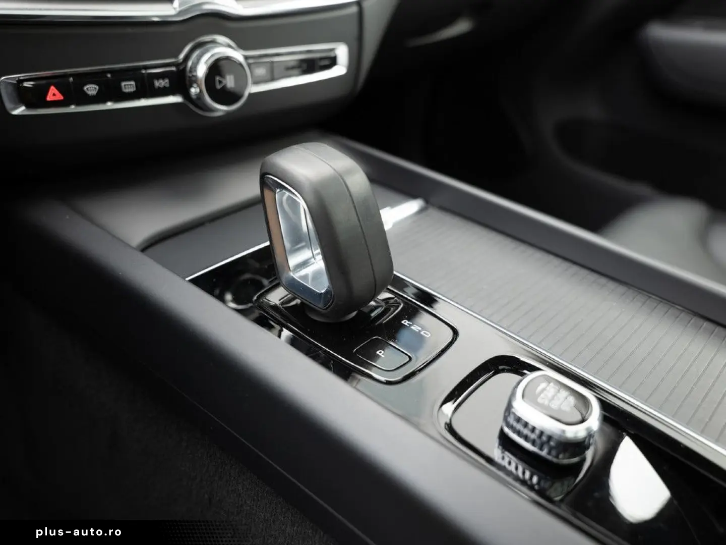 VOLVO XC60 T6 Inscription Expression Recharge AWD PANO