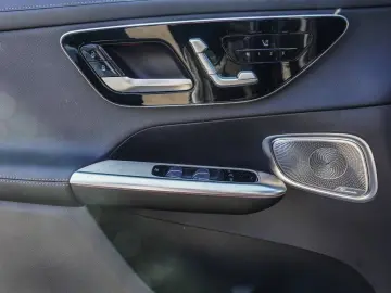 MERCEDES-BENZ GLC 220 d 4M AMG Distronic DigitalLight 360