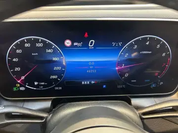 MERCEDES-BENZ GLC 300 4matic AMG AMG MBUX Night HUD Pano SHD
