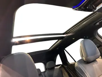 MERCEDES-BENZ GLC 300 4matic AMG AMG MBUX Night HUD Pano SHD