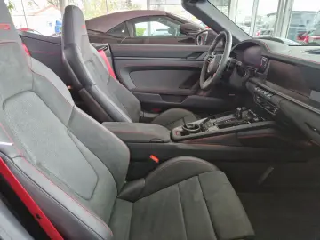 Porsche 992 .2 911 Carrera 4 GTS