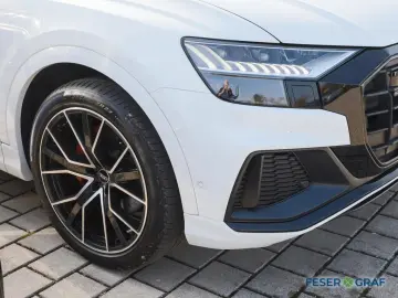 AUDI Q8 50 TDI qu. 2x S line competition AHK Pano 22