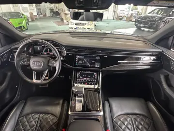 AUDI Q8 50 TDI quattro S-Line Allradlenk AHK 360  STA