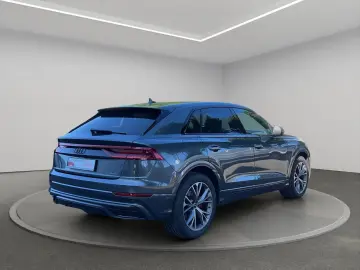 AUDI Q8 50 TDI qu. s-line STANDHZG. AHK ACC MATRXI LE