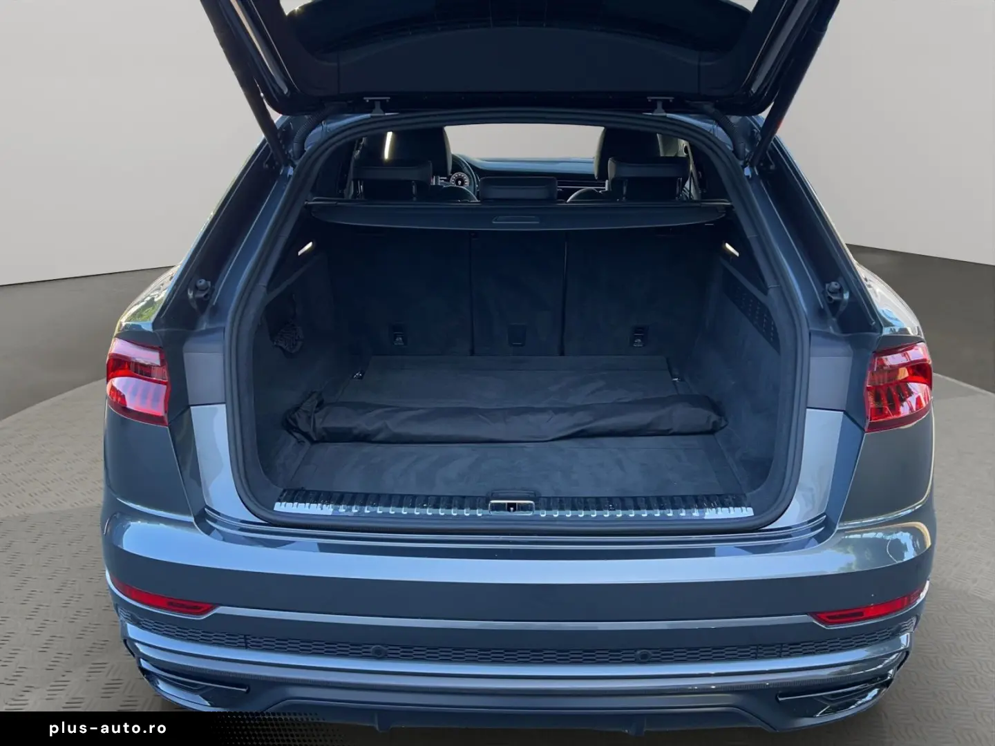 AUDI Q8 50 TDI qu. s-line STANDHZG. AHK ACC MATRXI LE