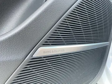 AUDI Q8 50 TDI quattro S LINE HD-MAT PANO B&O