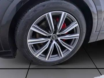 AUDI Q8 50 TDI Q S LINE PANO AHK B&O HuD KAMERA