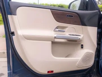 Mercedes-Benz GLB 200d 4MATIC