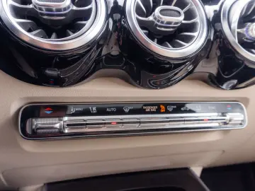 Mercedes-Benz GLB 200d 4MATIC