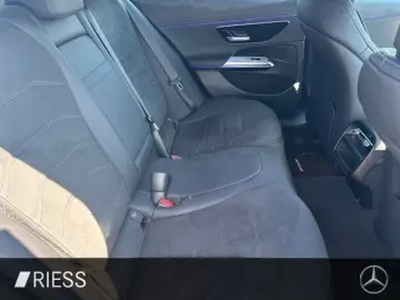 MERCEDES-BENZ E 400 e 4M AMG Sport Night Distr HUD 360