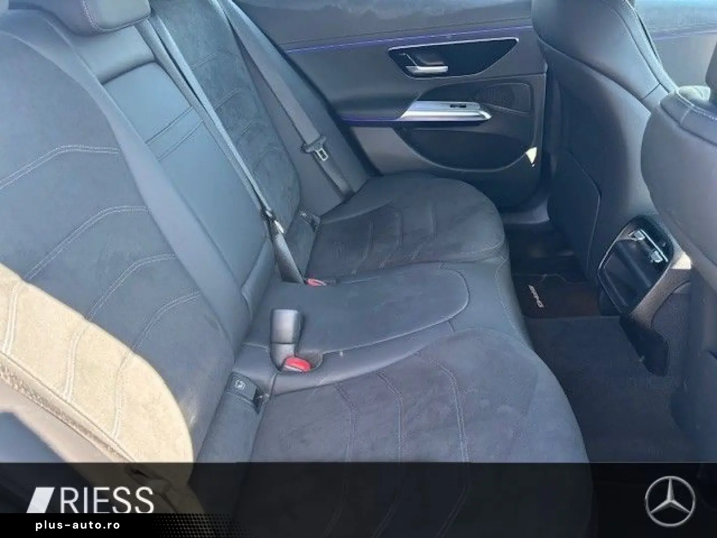 MERCEDES-BENZ E 400 e 4M AMG Sport Night Distr HUD 360