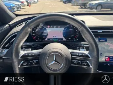 MERCEDES-BENZ E 400 e 4M AMG Sport Night Distr HUD 360