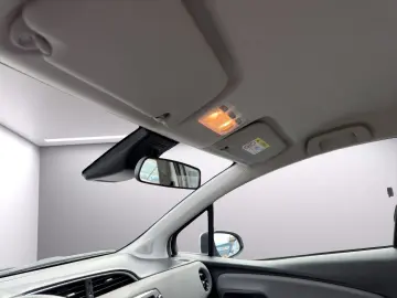 TOYOTA Yaris Hybrid Business Edition