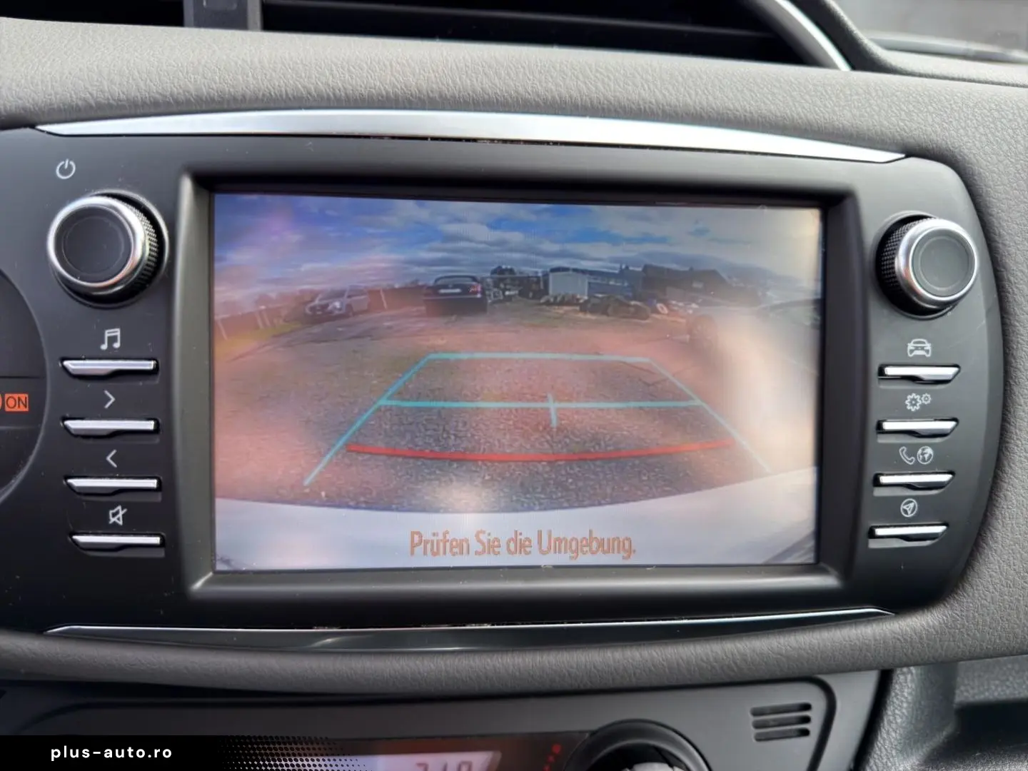 TOYOTA Yaris Hybrid Business Edition