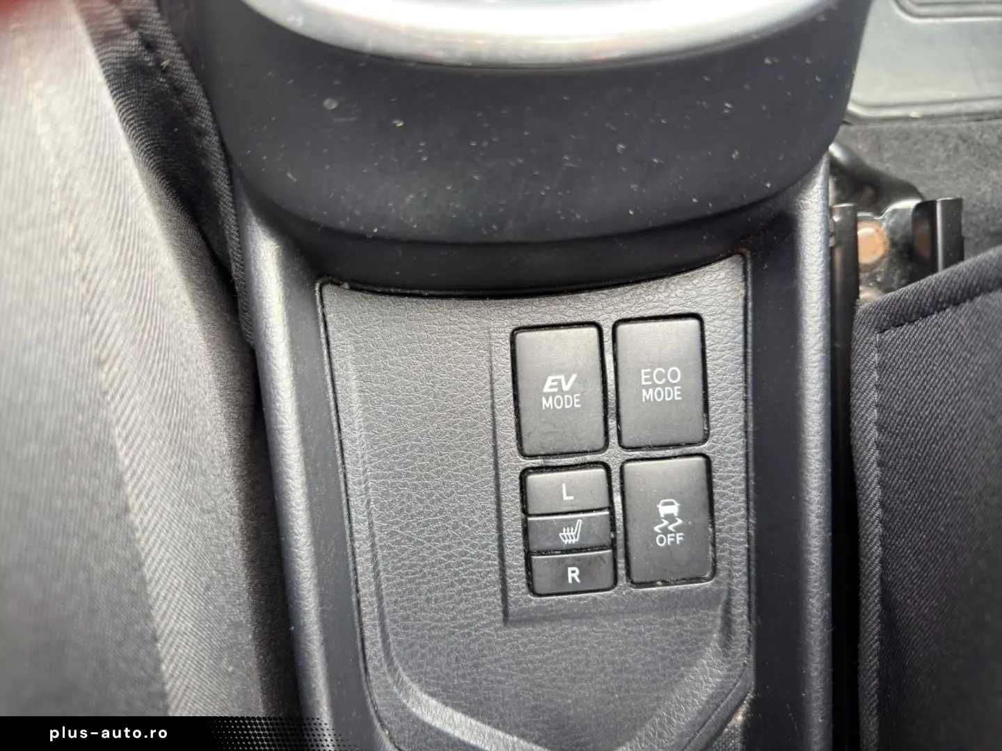 TOYOTA Yaris Hybrid Business Edition