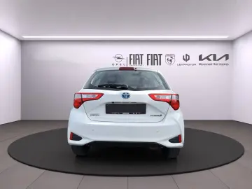TOYOTA Yaris Hybrid Business Edition