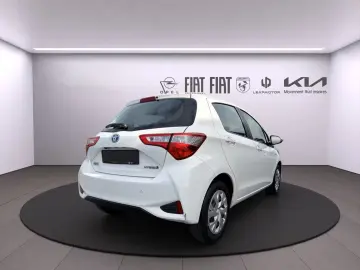 TOYOTA Yaris Hybrid Business Edition