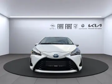 TOYOTA Yaris Hybrid Business Edition