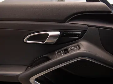 Porsche 718 Cayman (982) 2.0 PDK