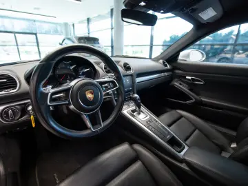 Porsche 718 Cayman (982) 2.0 PDK