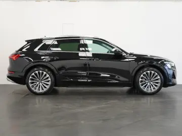 AUDI E-tron 55 Quattro S-Line PANO LEDER  97%-SOH