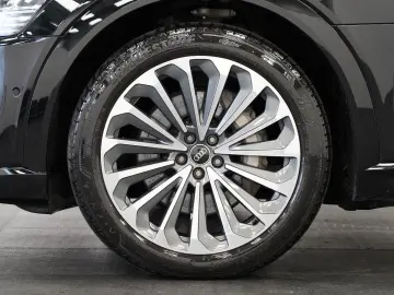 AUDI E-tron 55 Quattro S-Line PANO LEDER  97%-SOH