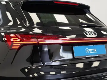 AUDI E-tron 55 Quattro S-Line PANO LEDER  97%-SOH