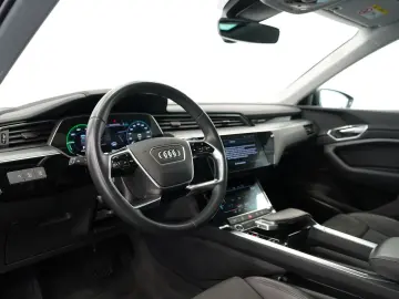 AUDI E-tron 55 Quattro S-Line PANO LEDER  97%-SOH