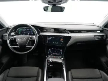 AUDI E-tron 55 Quattro S-Line PANO LEDER  97%-SOH