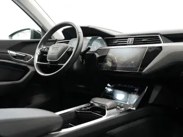 AUDI E-tron 55 Quattro S-Line PANO LEDER  97%-SOH