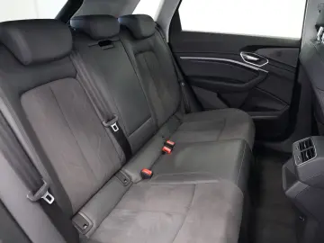 AUDI E-tron 55 Quattro S-Line PANO LEDER  97%-SOH