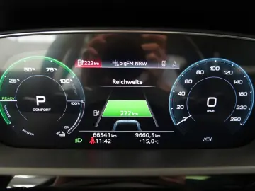 AUDI E-tron 55 Quattro S-Line PANO LEDER  97%-SOH