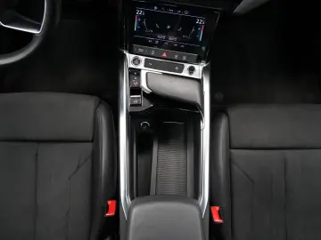 AUDI E-tron 55 Quattro S-Line PANO LEDER  97%-SOH