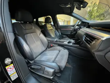 AUDI e-tron 55 300kW quattro S-Line Optikpaket