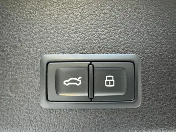 AUDI e-tron 55 300kW quattro S-Line Optikpaket