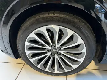 AUDI e-tron 55 300kW quattro S-Line Optikpaket