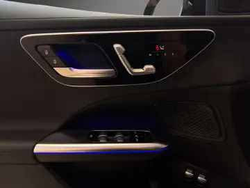 MERCEDES-BENZ C 300 e AMG