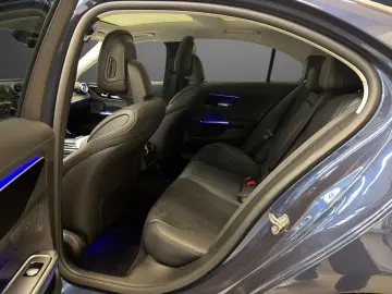 MERCEDES-BENZ C 300 e AMG