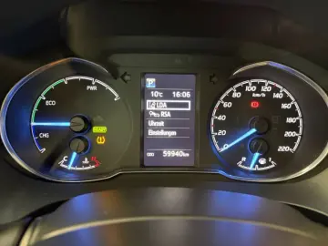 TOYOTA Yaris Hybrid Style Selection